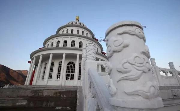 史上最牛假景点大全:没见过它们 五一假期白过了!