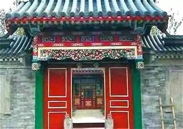 父亲打包剩饭被亲家一家人嘲笑 结帐时经理的“一句话”吓坏了亲家母脸色苍白!