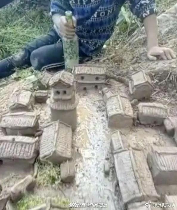 神奇的“玩泥巴”!爸妈跟着8岁儿子去后山惊见“一座城市” 吓傻!