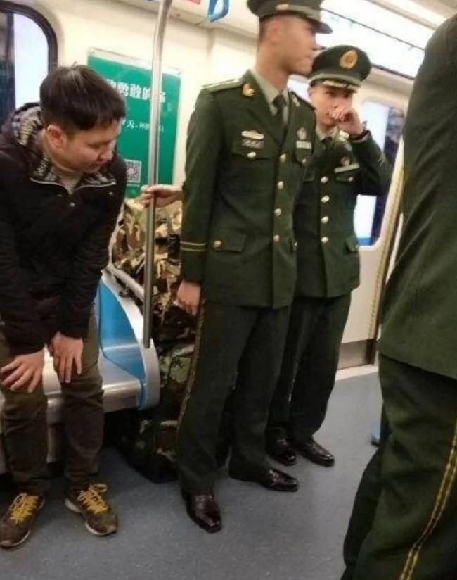 朋友圈最真实的偷拍照:这世上除了生死 都是小事