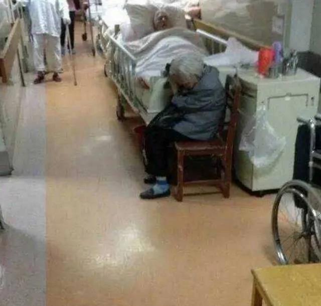 朋友圈最真实的偷拍照:这世上除了生死 都是小事