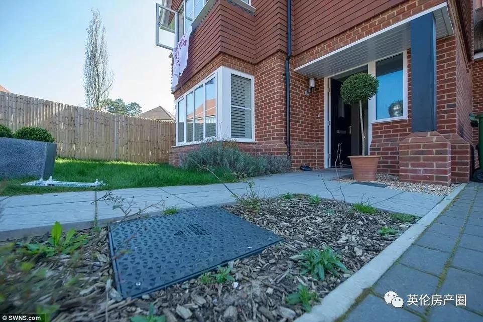 英国夫妇花半生积蓄630万买房 像住在了粪坑