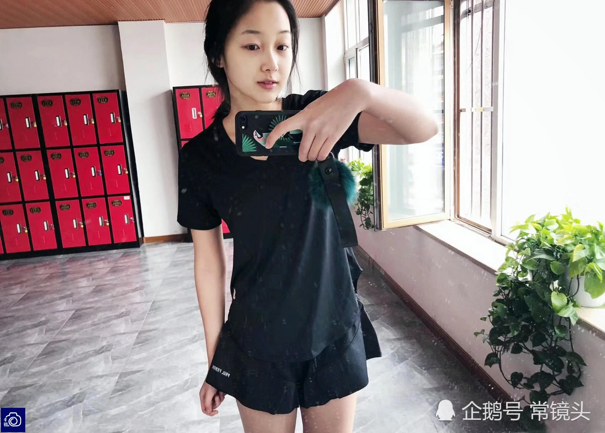校花晒母女合影照惊艳网友 妈妈竟冻龄17年!