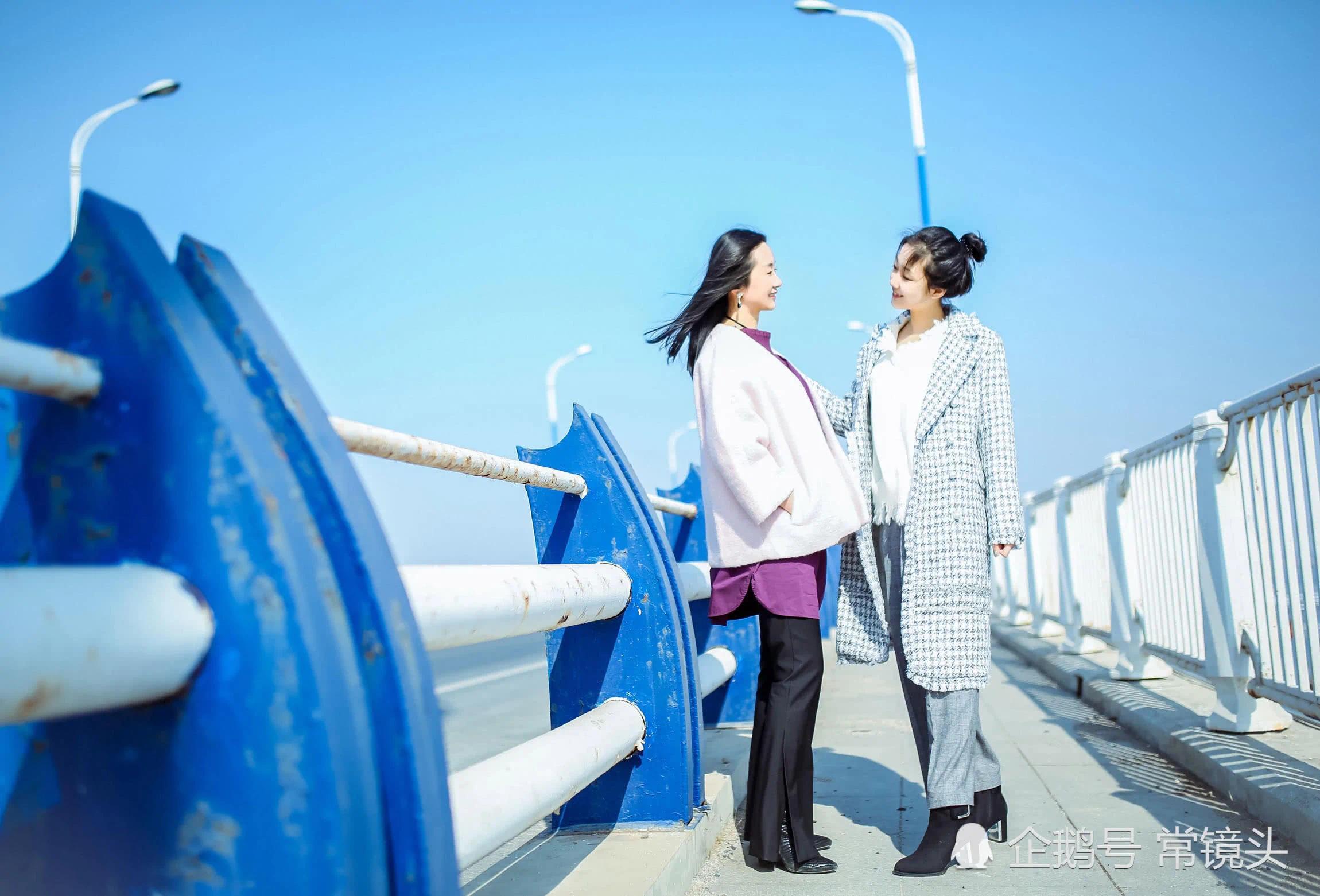 校花晒母女合影照惊艳网友 妈妈竟冻龄17年!