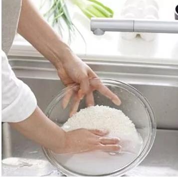 养花十年没换过盆?全因做了这个“年年花开满枝”