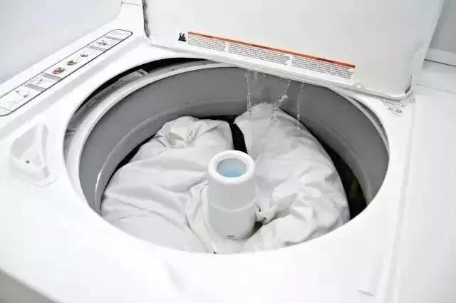 教你一招轻松快速清洁床垫 很实用哦