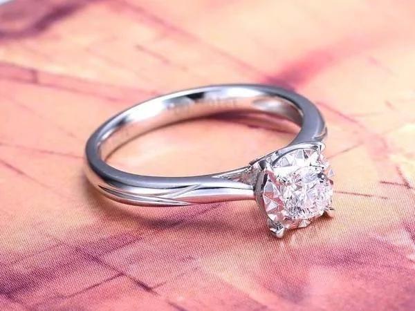 命理测试:4款钻戒 你想戴哪款?测婚后你是富婆命还是穷苦命!