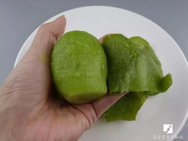 去皮小妙招:凤梨去皮竟这么简单 不用一分钟全变凤梨块!太实用了