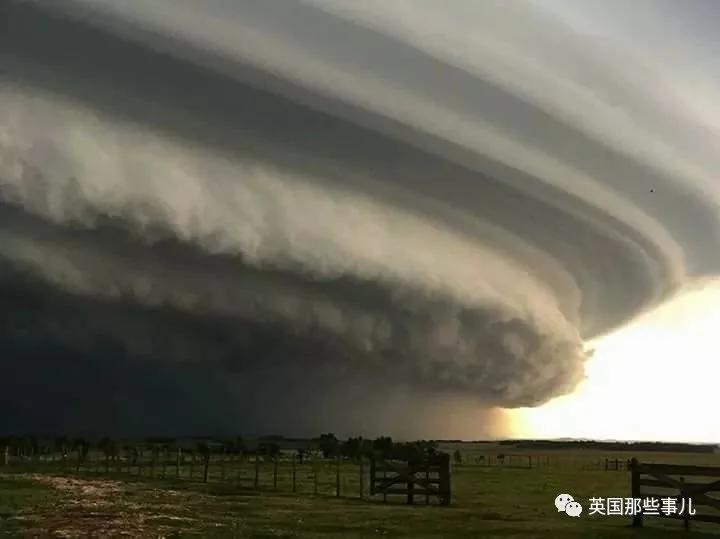 无比震撼大自然奇景…运气爆棚的人才有机会看到!