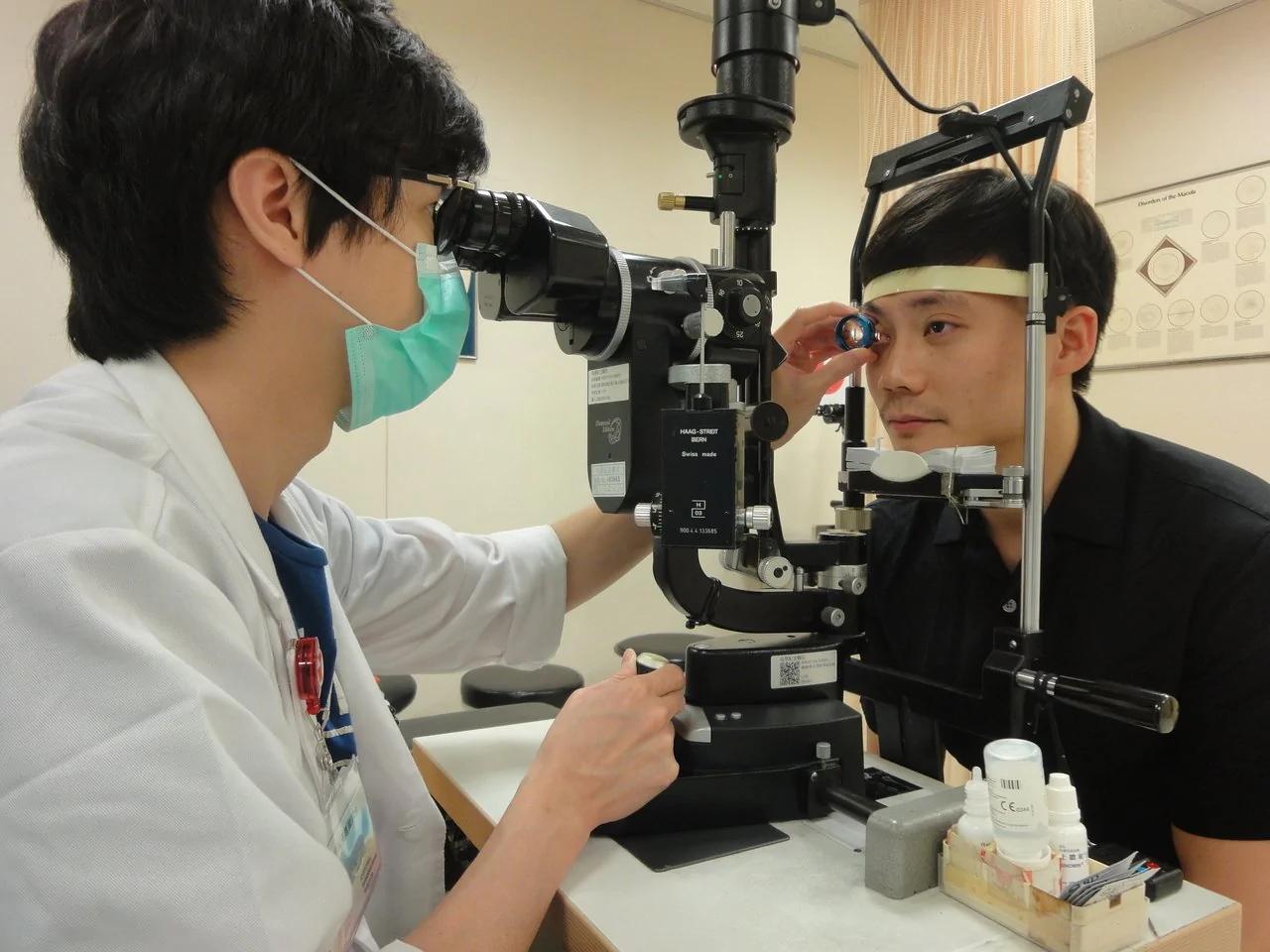 白内障年轻化尽早治疗 降低手术困难度