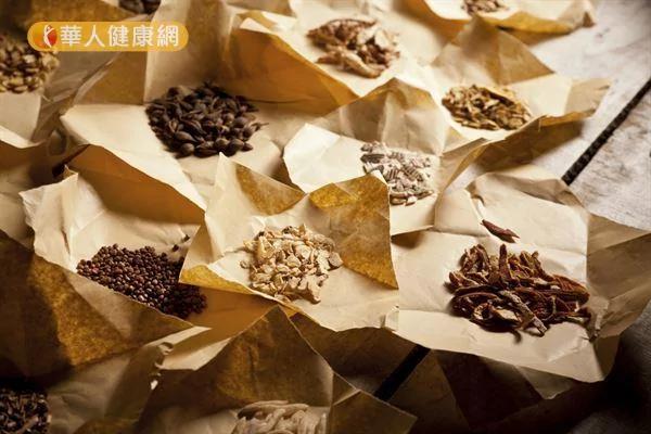 煮药材先泡冷水!你吃中药的方法对了吗?
