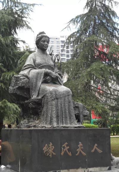 古代奇女子手无寸铁 却最终让屠城者为了她止步城下 放下屠刀 救下了全城百姓
