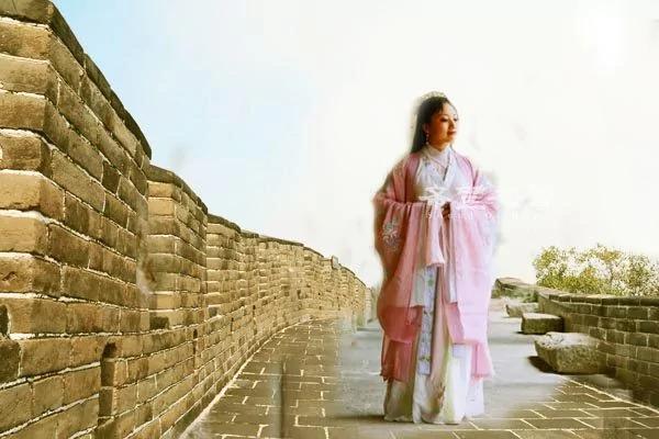 古代奇女子手无寸铁 却最终让屠城者为了她止步城下 放下屠刀 救下了全城百姓