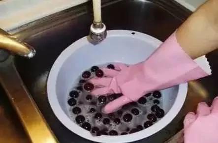 用“它”洗水果 竟比苏打粉、盐巴“清洁效果”更强100倍!你家一定有 以后就换它洗了