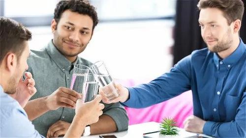 中医提醒:这些体质的人不适合多喝水!