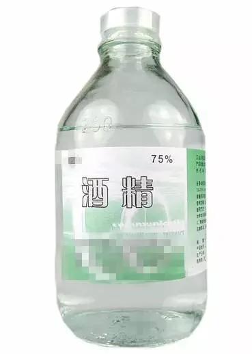 她把5角钱的硬币放鞋里 第二天全家惊呆了!