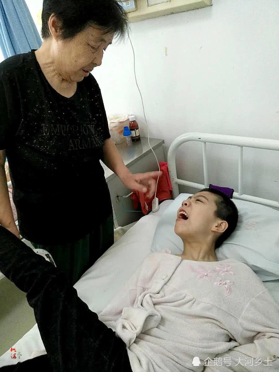 女孩误喝妈妈一杯茶 住院花费30万