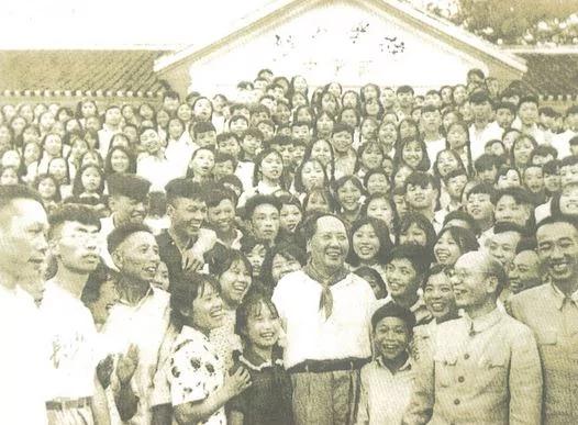 【老照片】GC主义接班是父死子继 流氓是49年到WTO从不兑现承诺