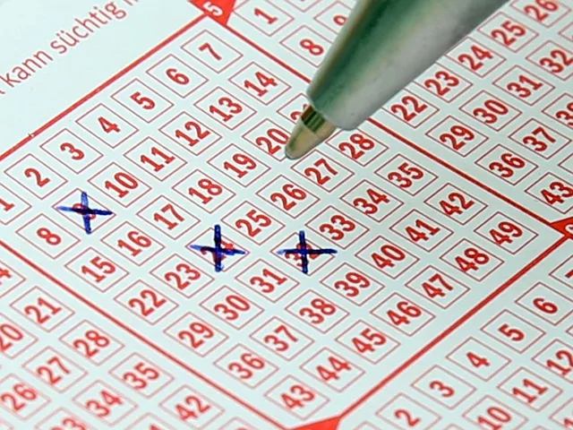 以为中500万花光积蓄 他兑奖时崩溃了…