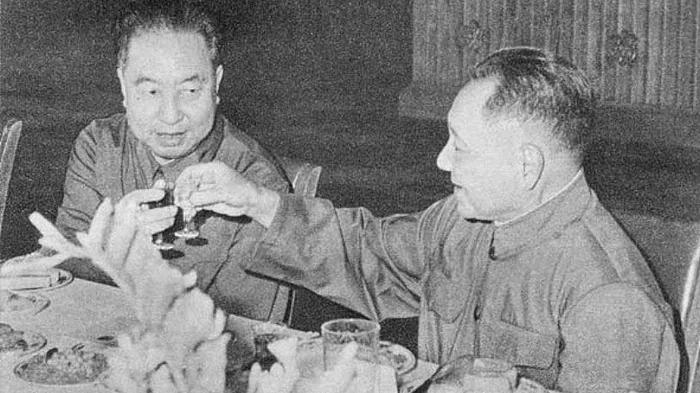 邓小平谋权集权自封“核心”的韬略轨迹