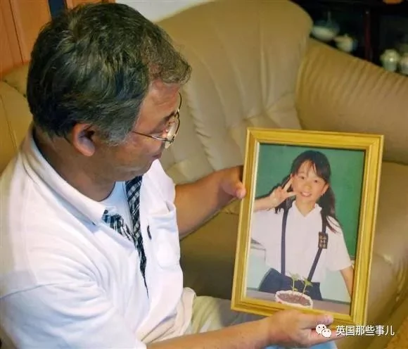 9岁女孩在家中被乱刀捅死 14年后在监狱找到凶手!