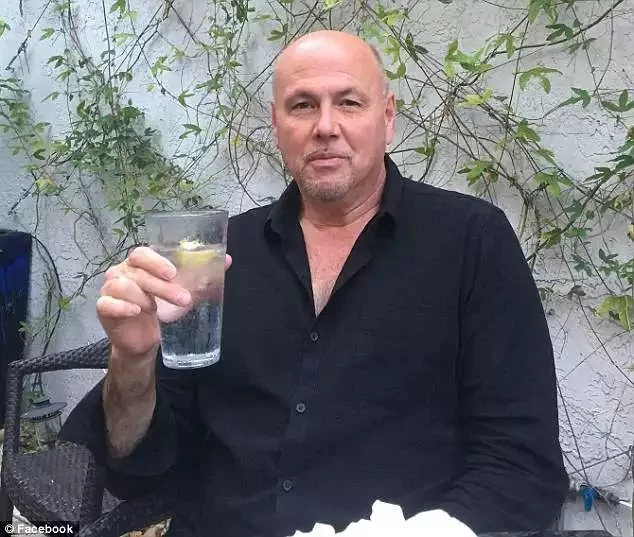 美国大叔发讣告:“我妈死了 死得好” 网络炸锅!