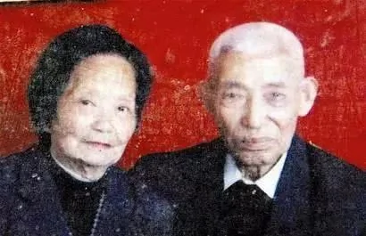 八旬老兵相亲 对方竟是失散60年的结发妻子
