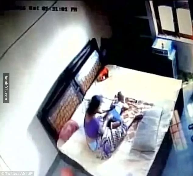 丈夫安装隐藏摄影机偷拍老婆如何照顾儿子 看到拍摄内容心碎地报警!