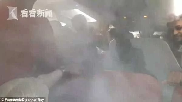 亚航客机延误 机长竟把空调开到最大驱赶乘客!