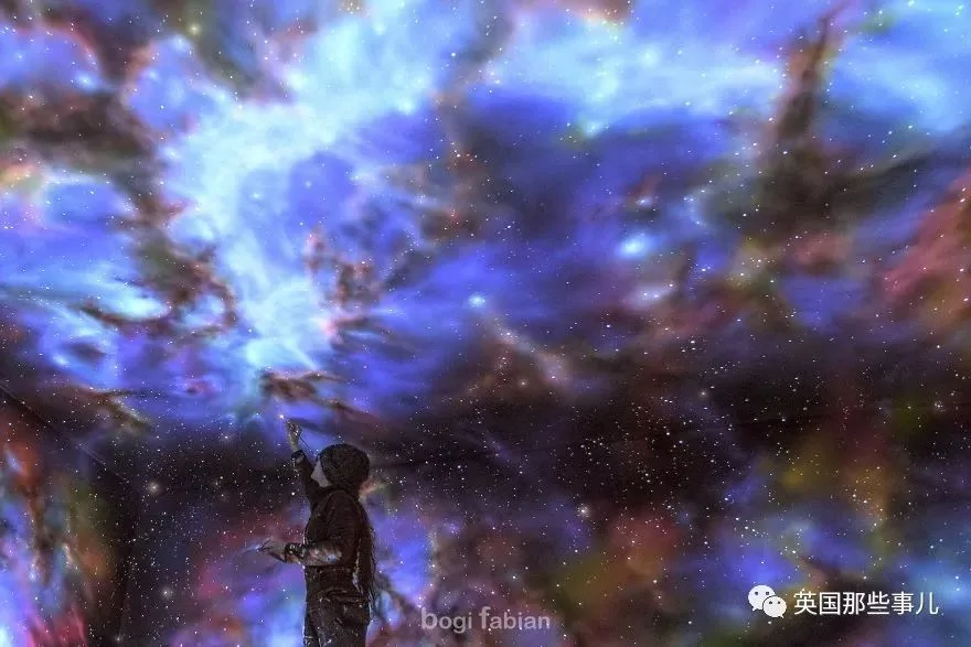 把银河装进卧室!匈牙利美女改造后的卧室 太梦幻!