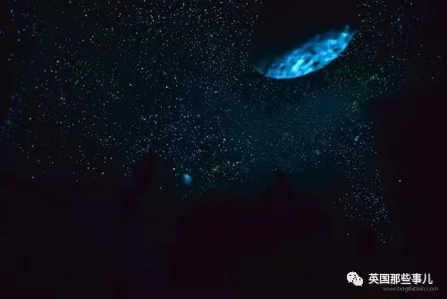 把银河装进卧室!匈牙利美女改造后的卧室 太梦幻!