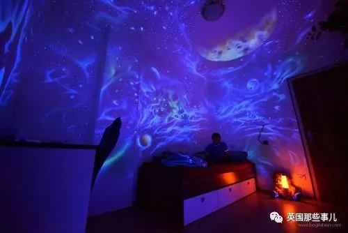 把银河装进卧室!匈牙利美女改造后的卧室 太梦幻!