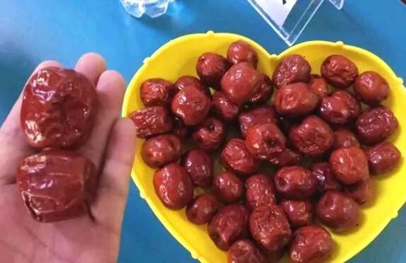 十人九胃 一把大枣一斤蜂蜜 治一个好一个 有胃病的快存