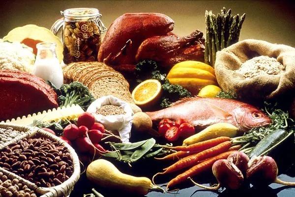 最营养的100种食物排行榜 杏仁、番荔枝名列前茅 比目鱼及南瓜子也不错喔!常吃好!