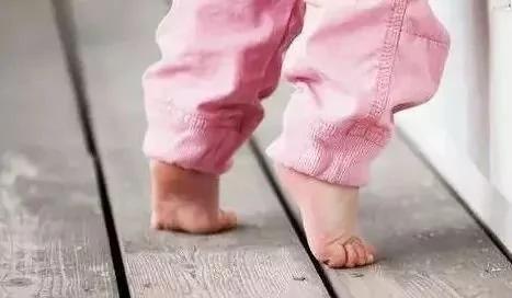 脚后跟疼的不敢动?多半是肾虚 五个保健法还你健康双足