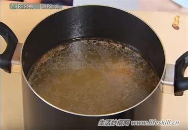 别让浮油毁了一锅汤 教你去油小妙招!