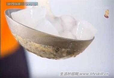 别让浮油毁了一锅汤 教你去油小妙招!