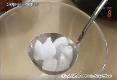 别让浮油毁了一锅汤 教你去油小妙招!