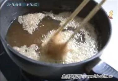 别让浮油毁了一锅汤 教你去油小妙招!