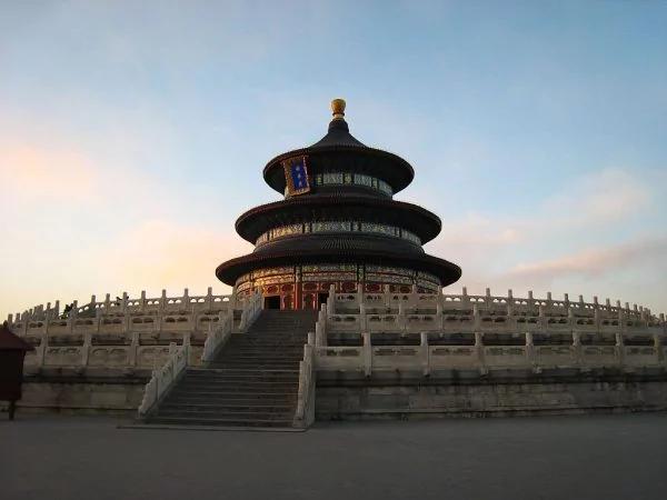 古人为何重视礼尚往来?往低说 这是文明与野蛮的界标。看看对富人跟穷人都有好处