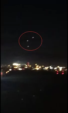 美国独立日现多个UFO:千米高空发出红橙色光