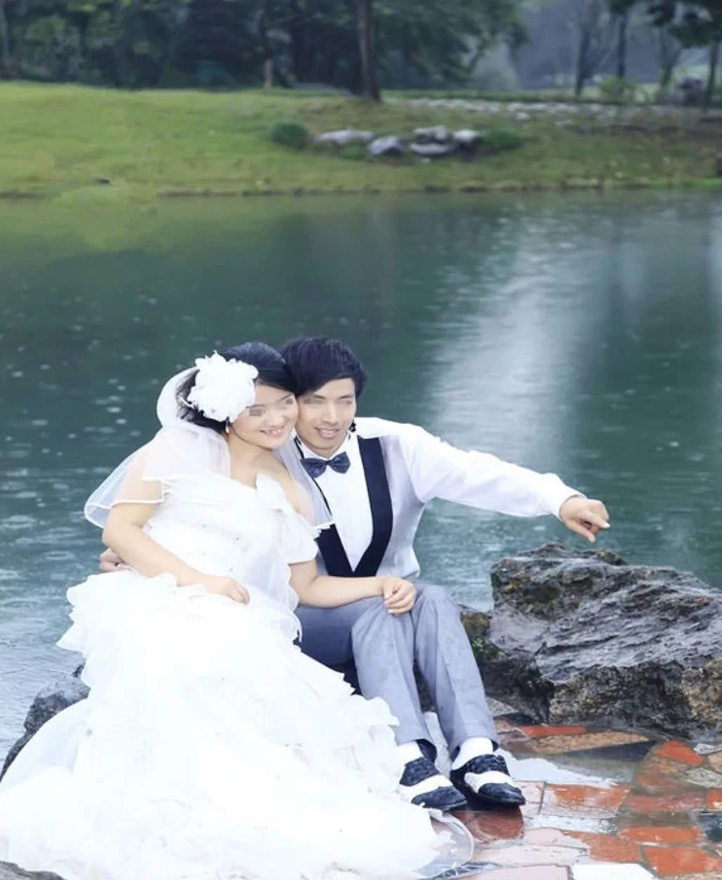 千万别得罪婚纱摄影师 不然看到照片后会哭的