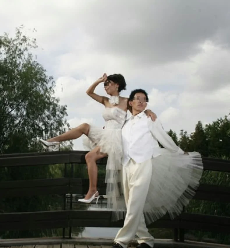 千万别得罪婚纱摄影师 不然看到照片后会哭的