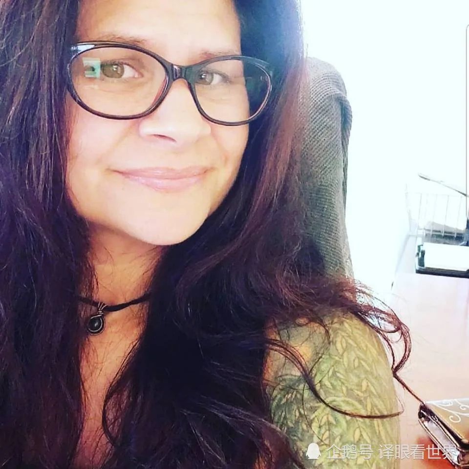 妈妈发布儿子吸毒前后对比照 阳光少年如今路边流浪