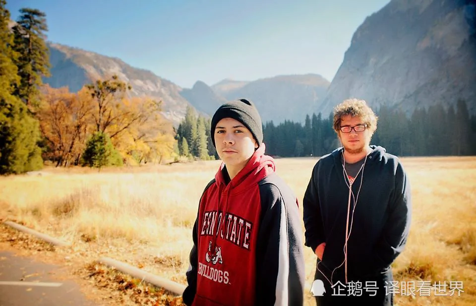 妈妈发布儿子吸毒前后对比照 阳光少年如今路边流浪