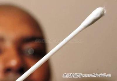 挖耳朵的小知识。看完专家说明 再也不敢乱挖了!
