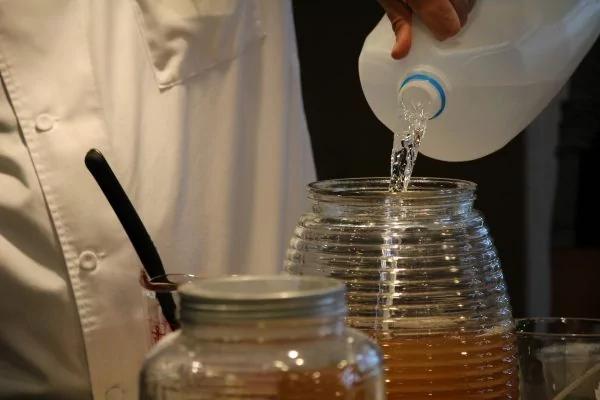 红茶菌茶又称康普茶 可以降血糖、防癌?