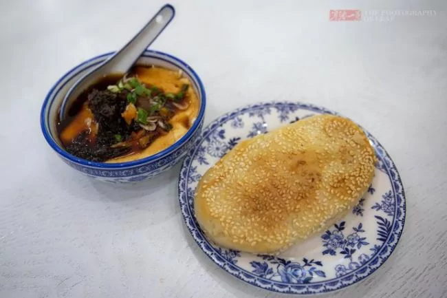 这只饼无锡人吃了百年 日销万只百吃不厌