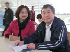 中國健康教育研究所前所長陳秉中（右）。他認為在中國使用死囚作為移植器官來源的過程中，很多冤假錯案中的人士成為受害者。（吳亦桐提供 / 拍攝日期不詳）