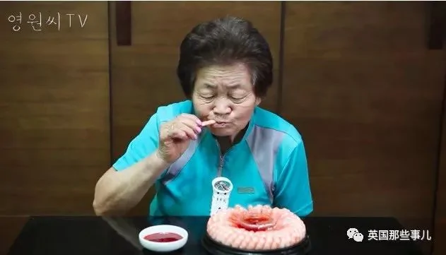 80岁的吃播网红 这老奶奶真的很会玩啊!